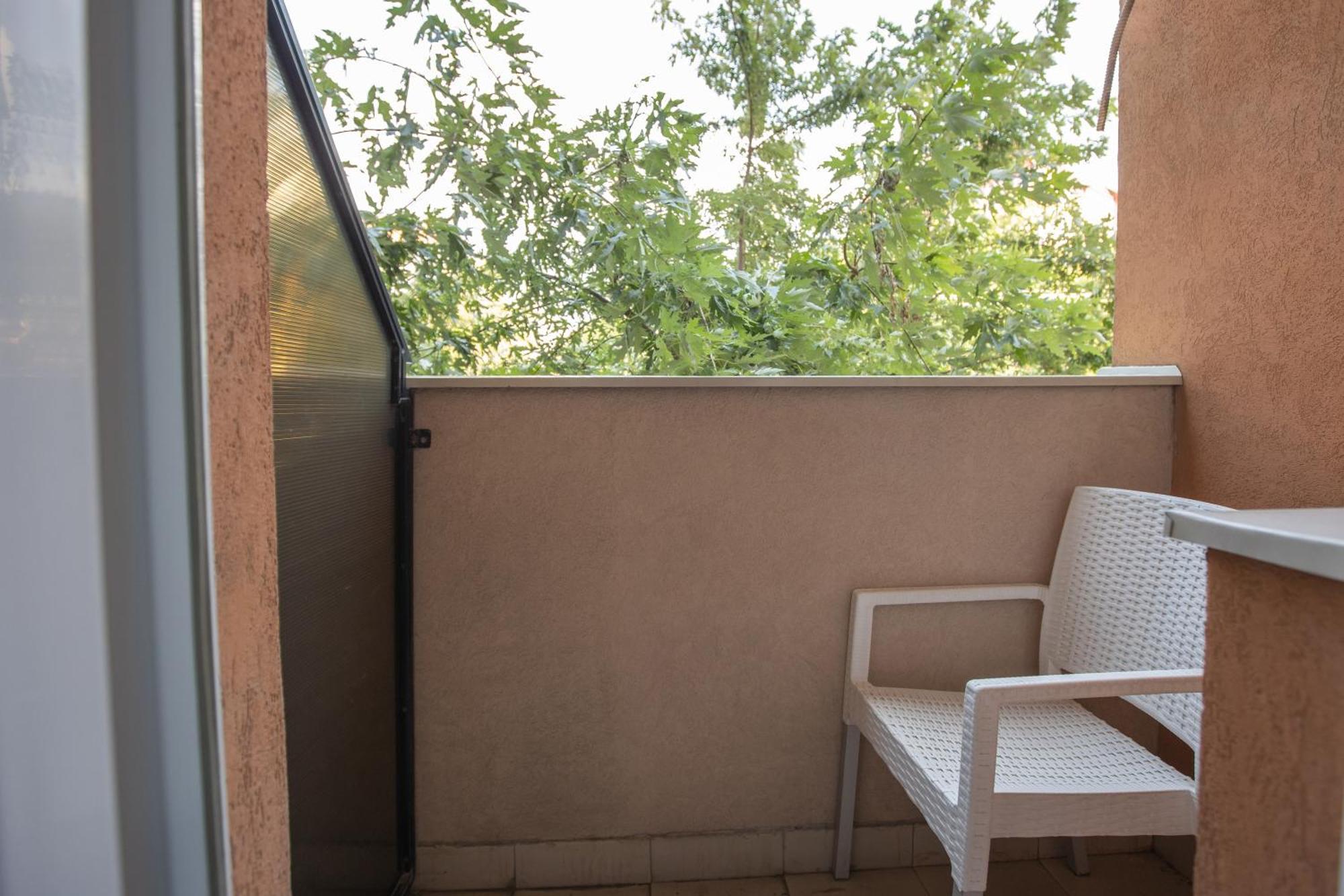 4 Rooms Apartments Nis Exterior photo