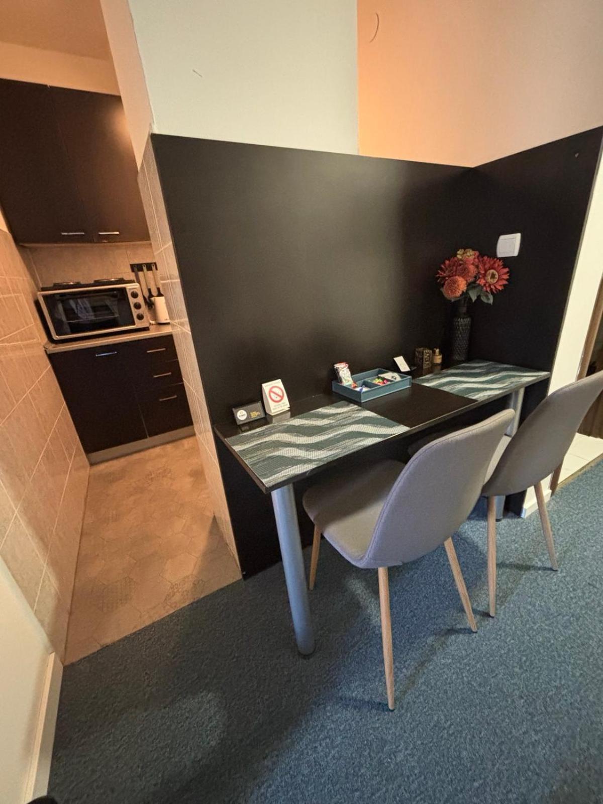 4 Rooms Apartments Nis Exterior photo